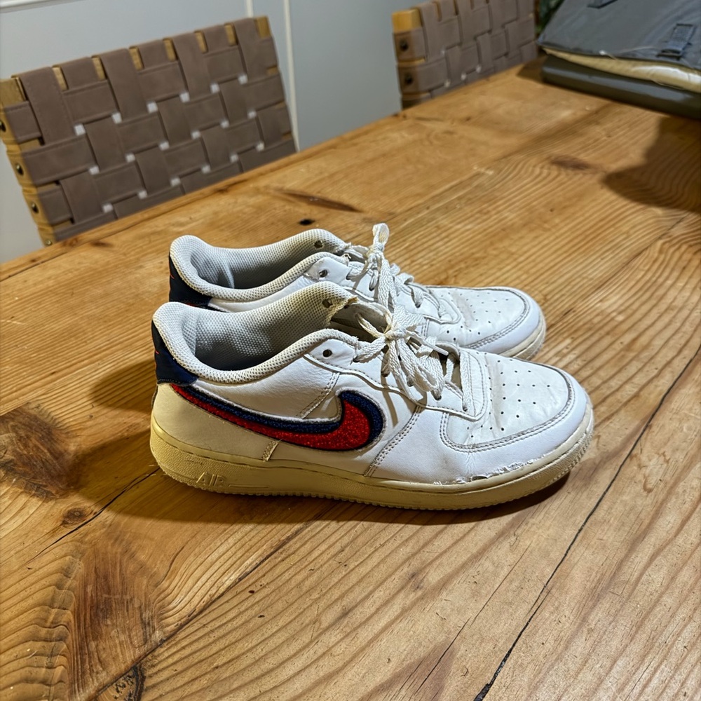 Girls Nike Chenille Logo Shoes (women’s 8.5)